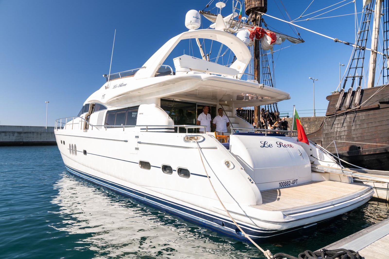 Le Rêve moored at the marina